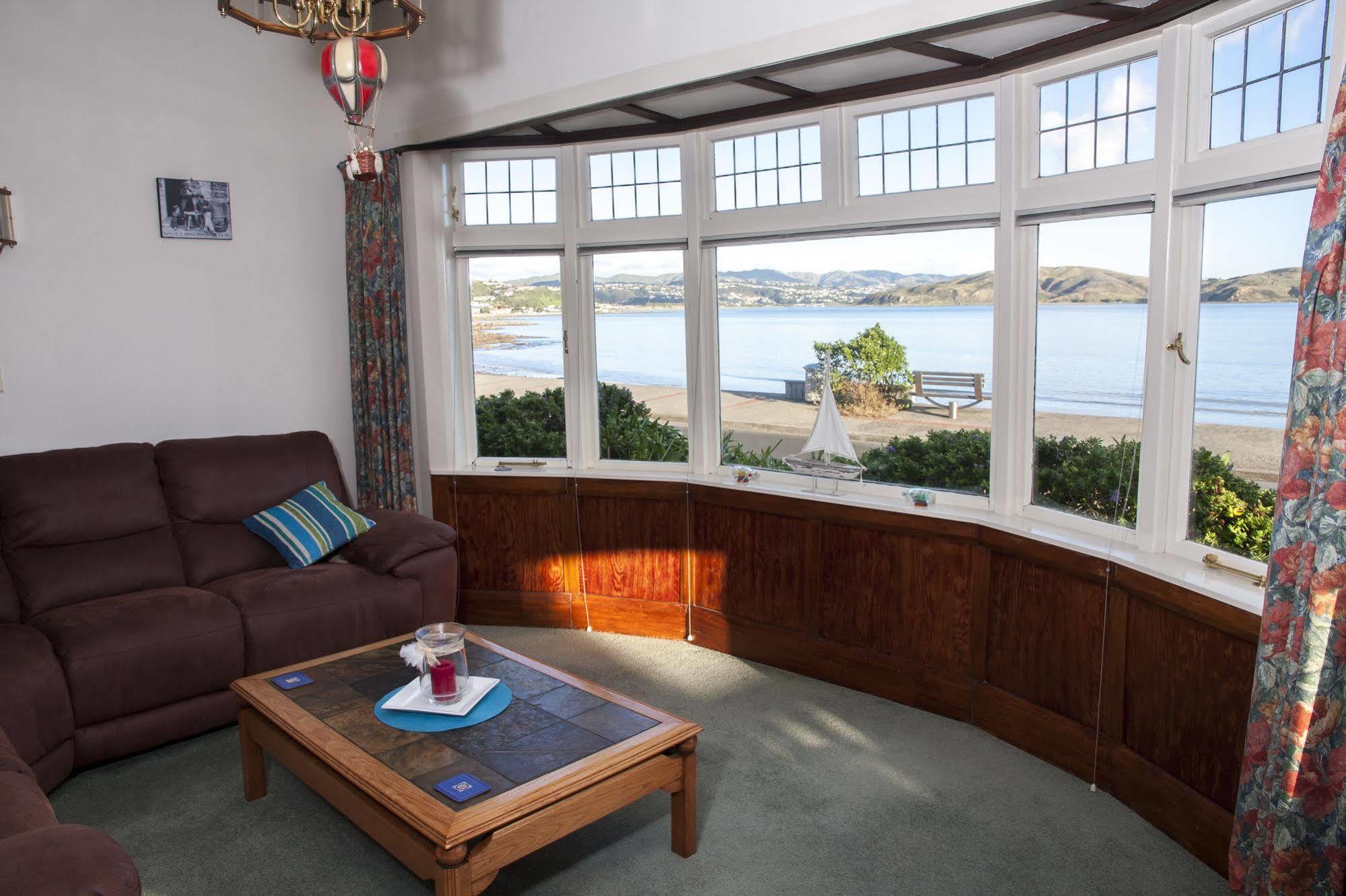 Moana Lodge Plimmerton Eksteriør billede