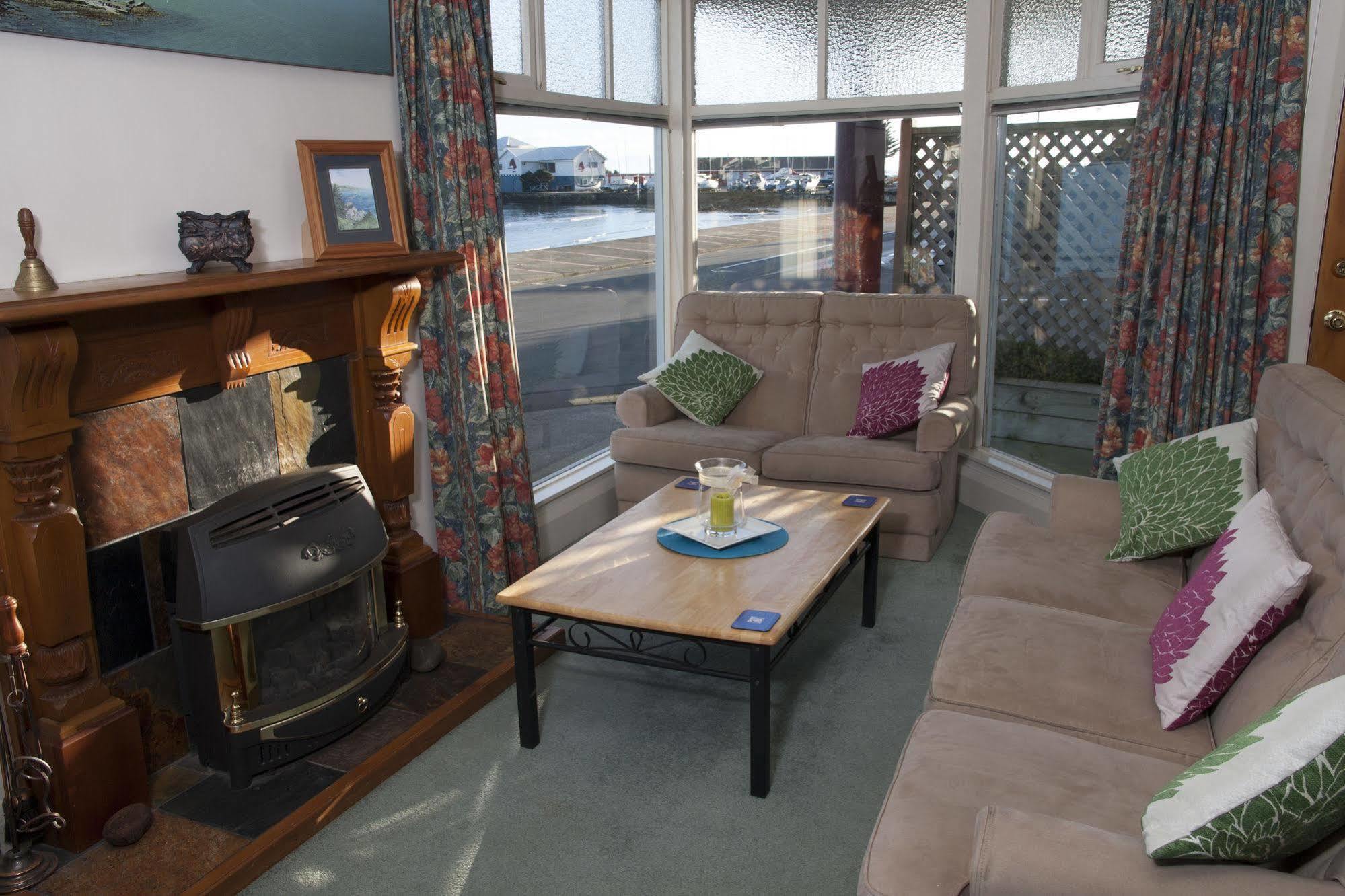 Moana Lodge Plimmerton Eksteriør billede