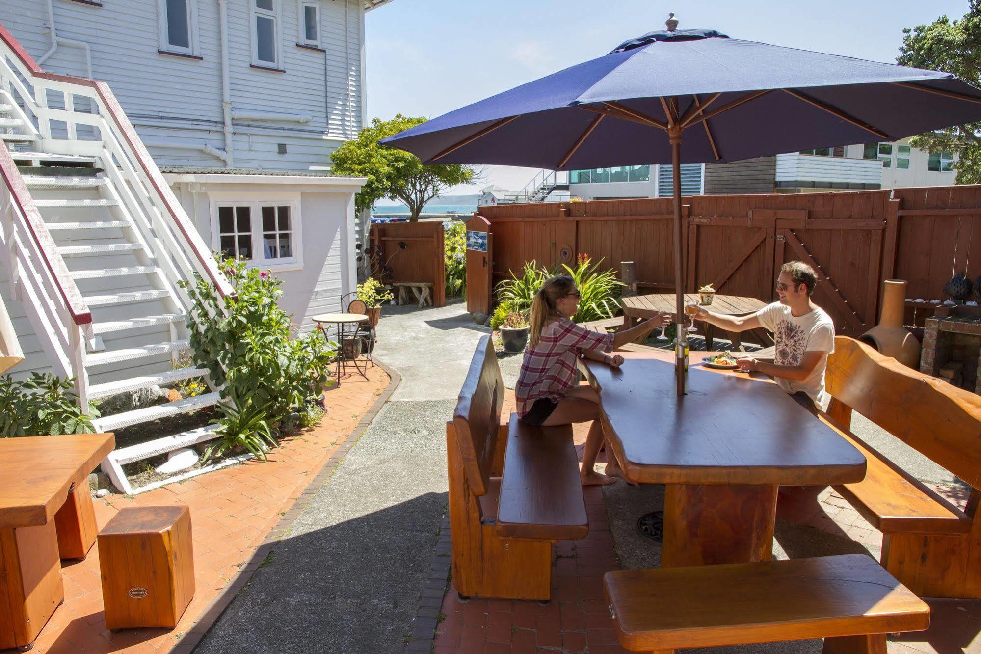 Moana Lodge Plimmerton Eksteriør billede
